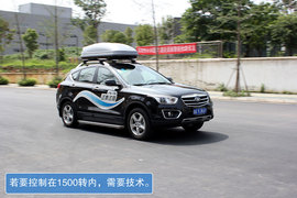 高转速发动机带来SUV运动风　试驾奔腾X80