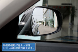 高转速发动机带来SUV运动风　试驾奔腾X80