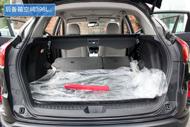 高转速发动机带来SUV运动风　试驾奔腾X80