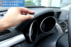 高转速发动机带来SUV运动风　试驾奔腾X80