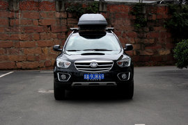 高转速发动机带来SUV运动风　试驾奔腾X80