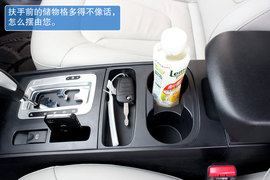 高转速发动机带来SUV运动风　试驾奔腾X80