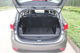 2013款起亚新佳乐2.0L