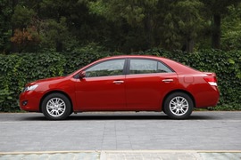 2012款众泰Z300对比海马M3文章配图