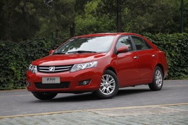 2012款众泰Z300对比海马M3文章配图