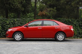 2012款众泰Z300对比海马M3文章配图