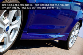 2013款福特嘉年华ST场地试驾实拍