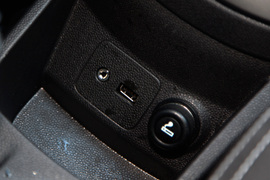 2013款福特嘉年华ST场地试驾实拍