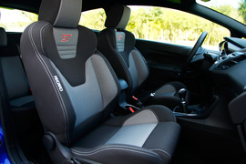 2013款福特嘉年华ST场地试驾实拍