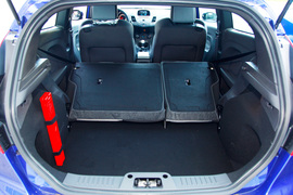 2013款福特嘉年华ST场地试驾实拍