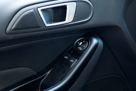 2013款福特嘉年华ST场地试驾实拍