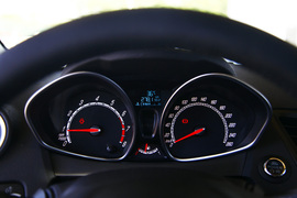 2013款福特嘉年华ST场地试驾实拍