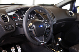 2013款福特嘉年华ST场地试驾实拍