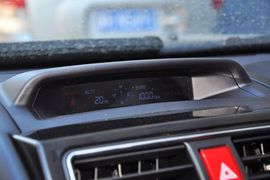 2013款哈弗H5智尊版2.0T手动两驱进取型