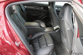 2010款保时捷Panamera