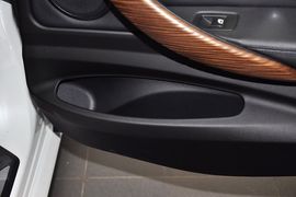 2013款宝马320i