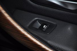 2013款宝马320i