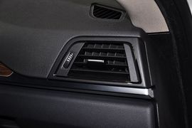 2013款宝马320i