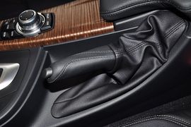 2013款宝马320i