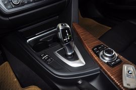 2013款宝马320i