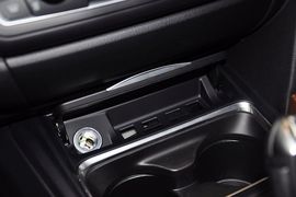 2013款宝马320i