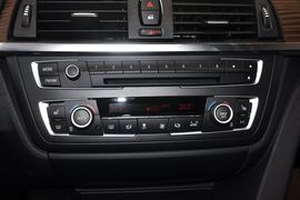 2013款宝马320i