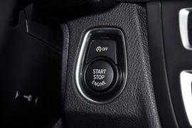 2013款宝马320i