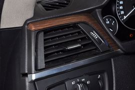 2013款宝马320i