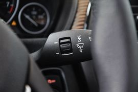 2013款宝马320i