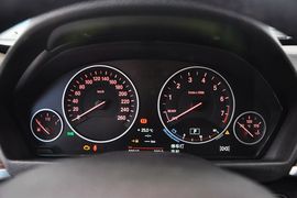 2013款宝马320i