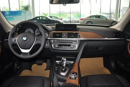 2013款宝马320i