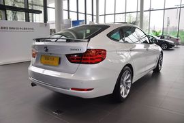 2013款宝马320i