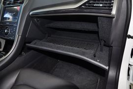 2013款福特新蒙迪欧GTDi240至尊型
