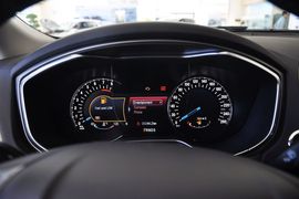 2013款福特新蒙迪欧GTDi240至尊型
