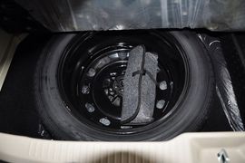 2013款比亚迪M6