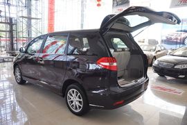 2013款比亚迪M6