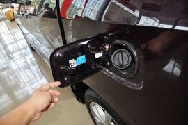2013款比亚迪M6