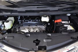 2013款比亚迪M6