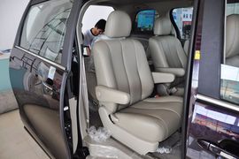 2013款比亚迪M6
