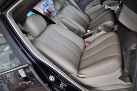 2013款比亚迪M6