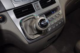 2013款比亚迪M6