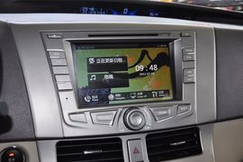 2013款比亚迪M6