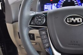 2013款比亚迪M6