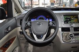 2013款比亚迪M6