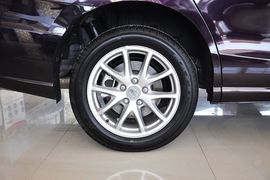 2013款比亚迪M6
