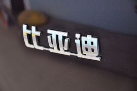 2013款比亚迪M6