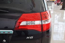 2013款比亚迪M6