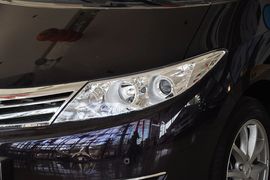 2013款比亚迪M6