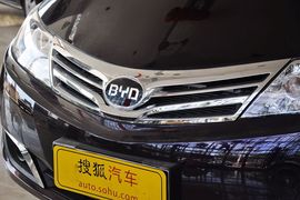 2013款比亚迪M6