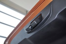 2013款福特嘉年华两厢1.5L自动品尚型